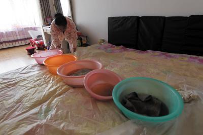 清丰楼上漏水，住户失联，小区没物管，业主维权难！律师来支招……
